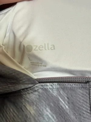☀️Zella High-Neck Sports Bra in Gray Tie-Dye thumbnail 3