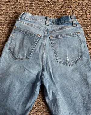 Abercrombie 90’s Straight Ultra High Rise Curve Love Jeans thumbnail 2