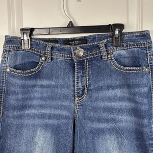 Nine West Jeans Womens 10/30 Bling Embroidered Rhinestone Capri Pants Blue Denim thumbnail 11