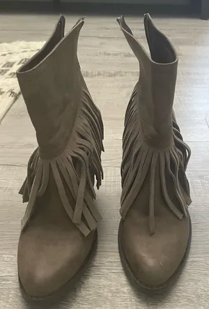 Source Unknown Brown Ankle Boots with Fringe Detail thumbnail 1