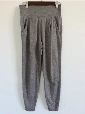 Vuori Lux Harem Pants Gray High Rise Cropped Jogger Lounge Yoga Pants Small thumbnail 2