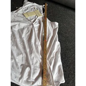 Aokosor nwt Womens White Sleeveless Wrap Tank Top S thumbnail 3