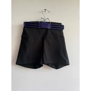 Tna‎ Aritzia Womens Black High Waisted Athletic Bike Shorts Size S 2579 thumbnail 3