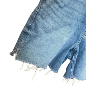 American Eagle Strigid Relaxed Short Medium Wash Cut Off Size 10 #778 thumbnail 6