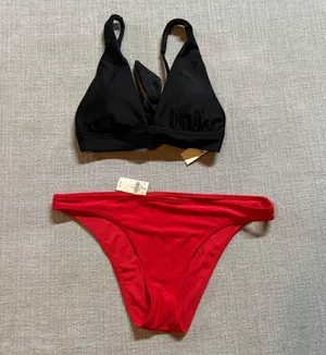 Aerie Bikini Set Size Medium Black Triangle Top Red Cheeky Bottoms Two Piece NWT thumbnail 1