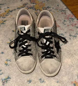 Authentic Golden Goose Superstars thumbnail 1