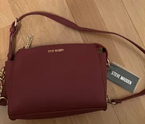 Red Steve Madden Crossbody Purse thumbnail 1