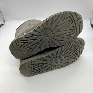 UGG MID‎ CALF BOOTS Size 8 thumbnail 2