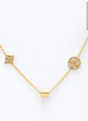 Elegant Four Leafe Clover Gold Charm Necklace thumbnail 2