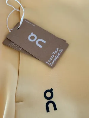ON Focus Tech Sweatpants Nectar Size XL NEW Yellow thumbnail 10