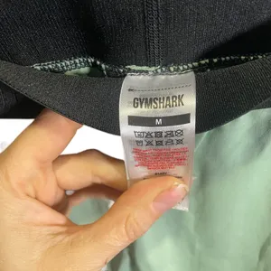 Gymshark Medium Green Leggings Black Waistband Stretchy‎ Logo Design thumbnail 4