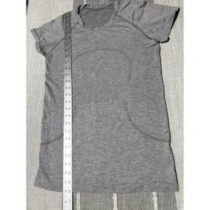 Lululemon Swiftly Tech Short Sleeve 2.0 Crew Shirt Heathered Black Gray Size 8 thumbnail 2