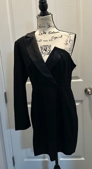 SHEIN Black Asymmetric One-Shoulder Dress thumbnail 1