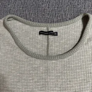 Abercrombie & Fitch Women’s Top thumbnail 2