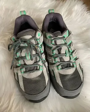 Hiking sneakers shoes size 8 thumbnail 1