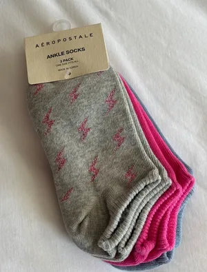 Aeropostale Ladies 3-Pack Ankle Socks in Gray, Pink, Blue W Lightening Bolts thumbnail 1