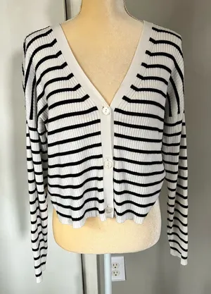 Abercrombie & Fitch Woman’s White & Black Striped Cotton Swearer Size Large thumbnail 1