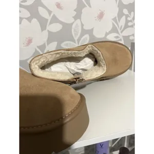 Wild Fable Women’s Brown Suede Ankle Bootie Round Toe Platform Zip Faux Fur Lined US 8 thumbnail 2