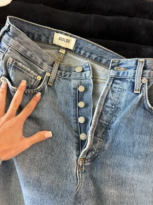 Faded blue denim jeans by Agolde. Timeless style with a comfortable fit. thumbnail 4