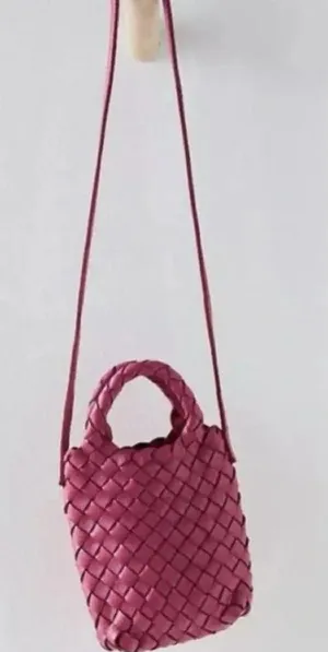 NWOT FREE PEOPLE woven hearts crossbody bag PINK thumbnail 3