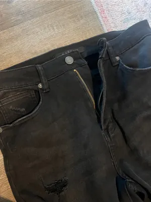 Risen Black Distressed Straight-Leg Jeans size 30 thumbnail 4