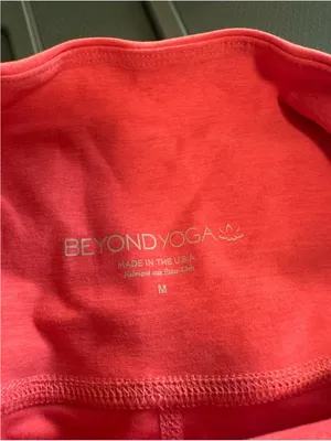 Beyond yoga caught in the midi leggings coral glow Heather SD3243 size med thumbnail 3
