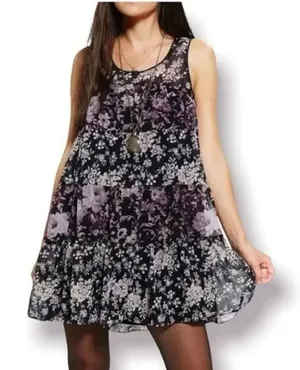 Urban Outfitters Kimchi Blue Babydoll Navy Floral Tiered Mini Lined SZ L #2423 thumbnail 1