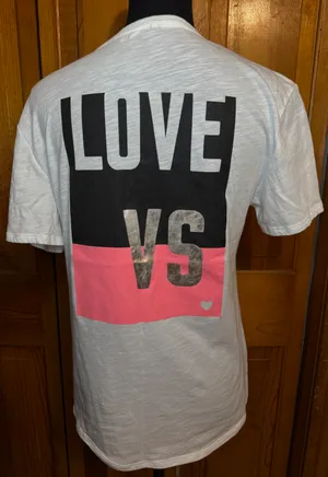 Victoria’s Secret “Love VS” Graphic Short Sleeve White Tee Shirt Size Medium thumbnail 2