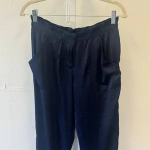 BCBGMAXAZRIA Navy Satin Jogger Pants Cuffed Tapered XS JUF2D730 Sporty Casual thumbnail 3