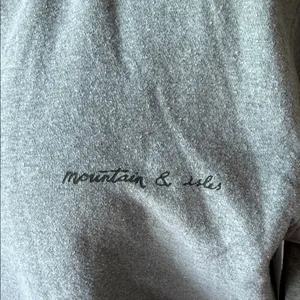 Mountain and Isles Sweatshirt Green Size M thumbnail 4