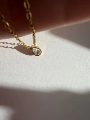 Gold teardrop dainty necklace thumbnail 4