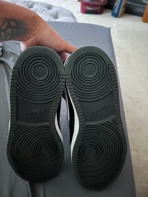 Nike Black White High Top Sneakers thumbnail 2