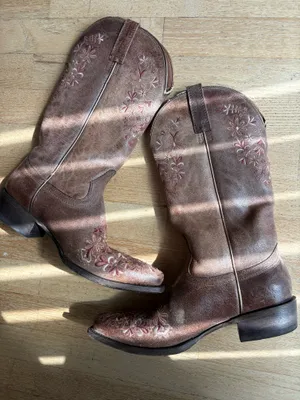 Ariat Boots Women’s Western thumbnail 1