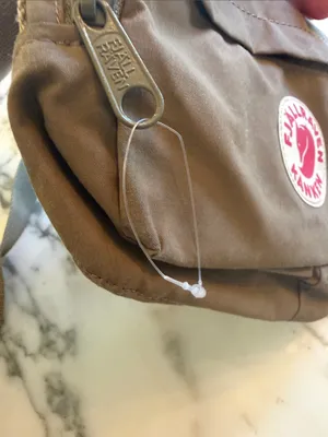 NWOT Kånken Ochre Hip Pack Dark OaK Crossbody Bag BROKEN CLASP thumbnail 11