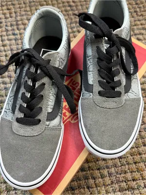 Vans Sneakers - women’s size 6.5 thumbnail 2
