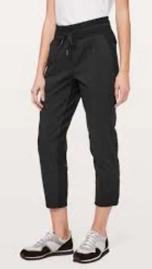 Lululemon Women's Black Jogger Pants 090 thumbnail 1