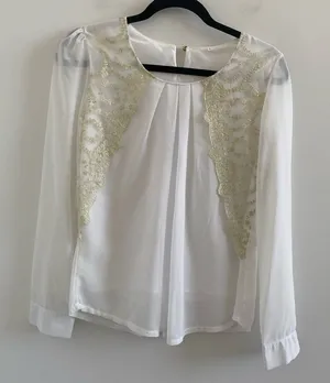 Elegant White Lace Women's Long Sleeve Top Size Large thumbnail 1