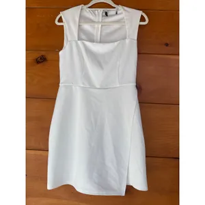 Lulus Enticing Endeavors White Square Neck Sleeveless Skort Romper Classy Sz L thumbnail 3
