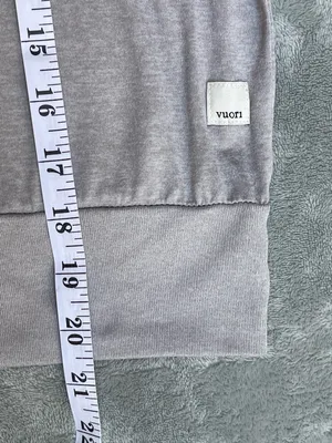 Vuori Daydream Crew in Light heather Gray Top loungewear activewear yoga Pilates thumbnail 9
