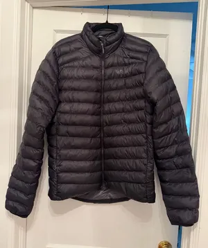 Men's Black Lightweight Quilted Puffer Jacket Size L thumbnail 1