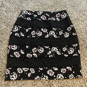 White House Black Market Floral Polka Dot Mini Skirt Black White 4‎ 570231119 thumbnail 6
