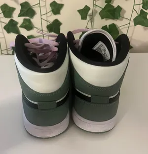Jordan 1 Mid Dutch Green thumbnail 2
