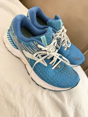 Brooks Adrenaline GTS 19 Women's Size 8.5 Running Shoes thumbnail 2