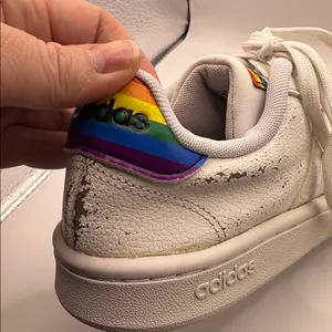 Adidas Grand Court Pride Sneakers White Rainbow Heel Women’s Size 7.5 Cloudfoam thumbnail 9