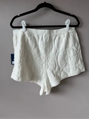 Roller Rabbit x Target NWT Women’s White Terry Embossed Daisy Shorts XL thumbnail 7