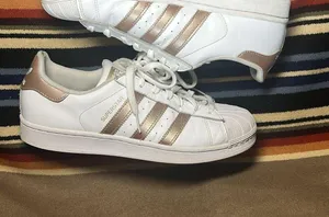 Adidas Women’s Superstar Sneakers Size 9 thumbnail 6