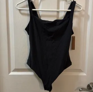 SKIMS Fits Everybody Square Neck Bodysuit M thumbnail 4