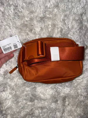Lululemon Everywhere Belt Bag thumbnail 3