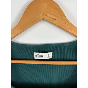 Hollister Green Ribbed Long Sleeve Crop Top Size Small thumbnail 2