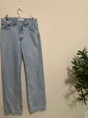 Abercrombie & Fitch High Rise 90s Relaxed Jean Size 28/6 thumbnail 7